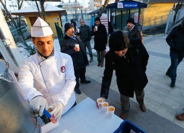 Sincan Belediyesinden Vatandaşlara Sıcak Çorba