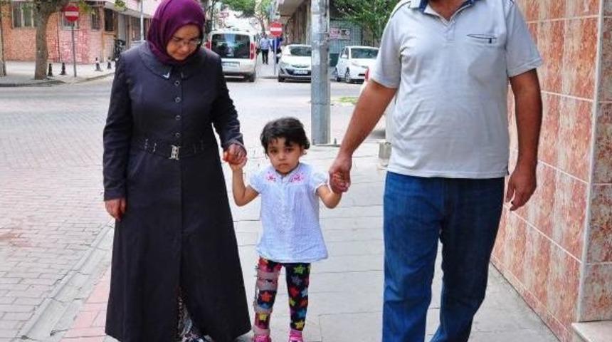 Iraklı Minik Sadan'ın Manisa'daki Tedavisi S&uuml;r&uuml;yor