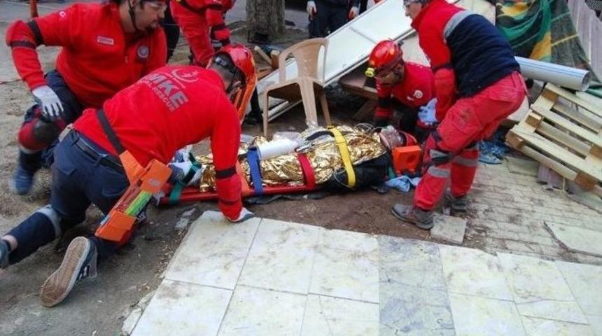 Hastanede Deprem Tatbikatı