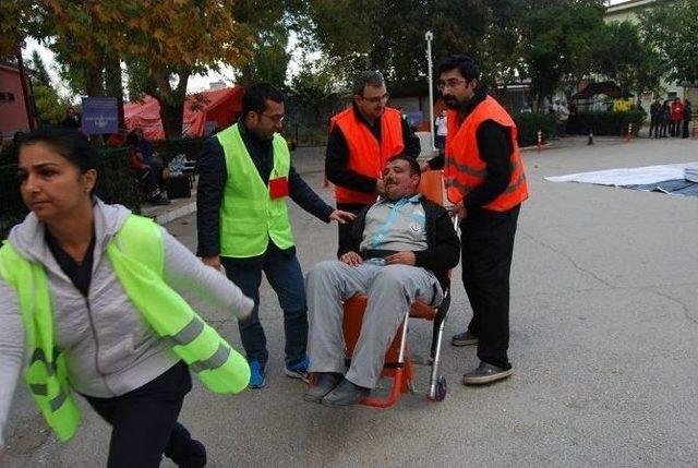 Hastanede Deprem Tatbikatı