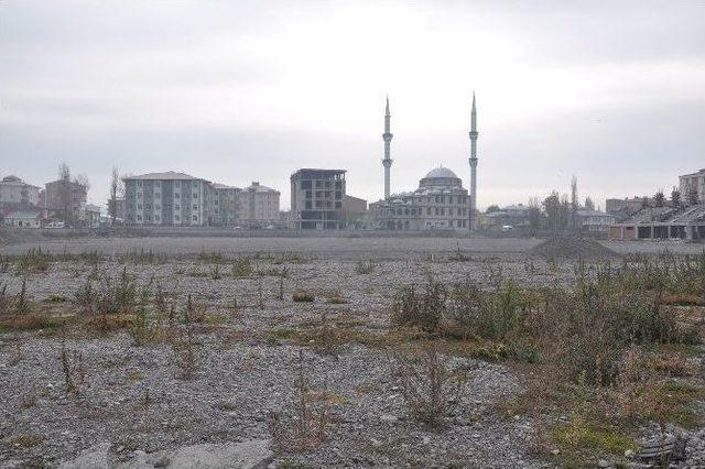 Kars Şehir Stadyumun Yapımı Yılan Hikayesine Döndü