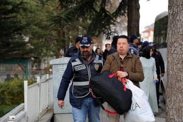 Bolu'da 15 Öğretmen Fetö'den Adliyede