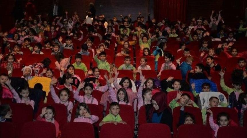 Bilecik&rsquo;te &Ccedil;ocuklar Tiyatroyla Buluşuyor
