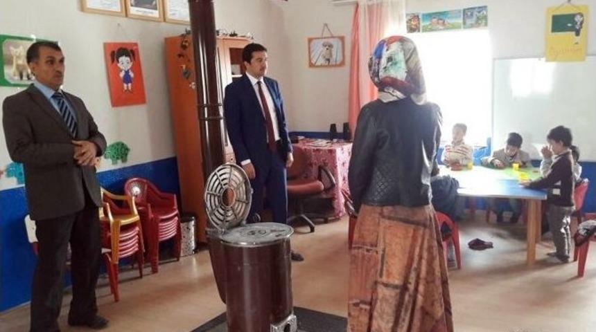 Adilcevaz Kaymakamı Evlice K&ouml;y Okullarını Ziyaret Etti