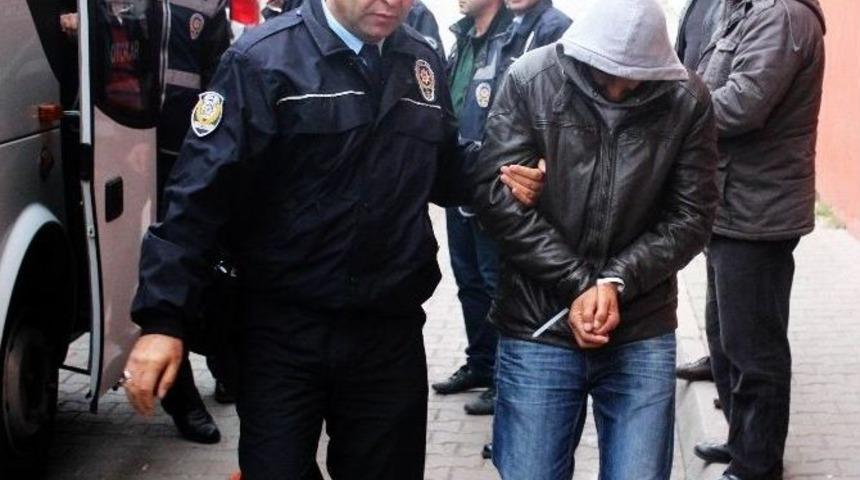 Fet&ouml;&rsquo;den G&ouml;zaltına Alınan 17 Kişi Adliyeye Sevk Edildi
