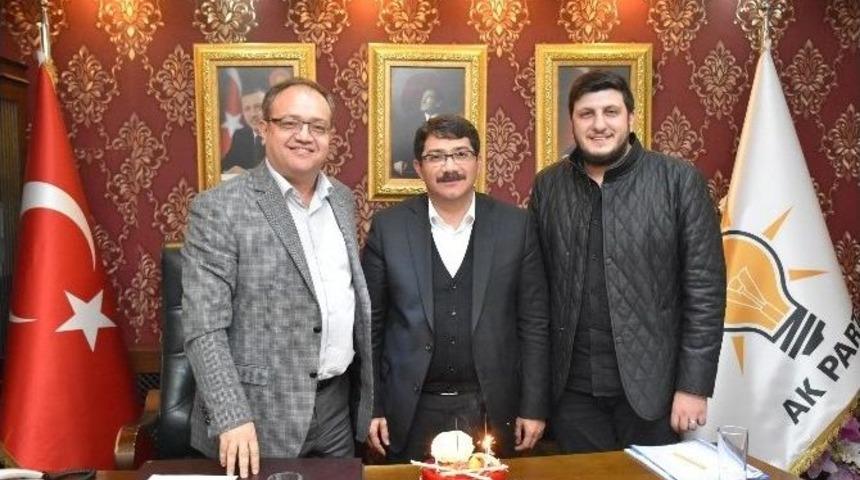 Başkan &Ccedil;elik&rsquo;ten S&uuml;rpriz Kutlama