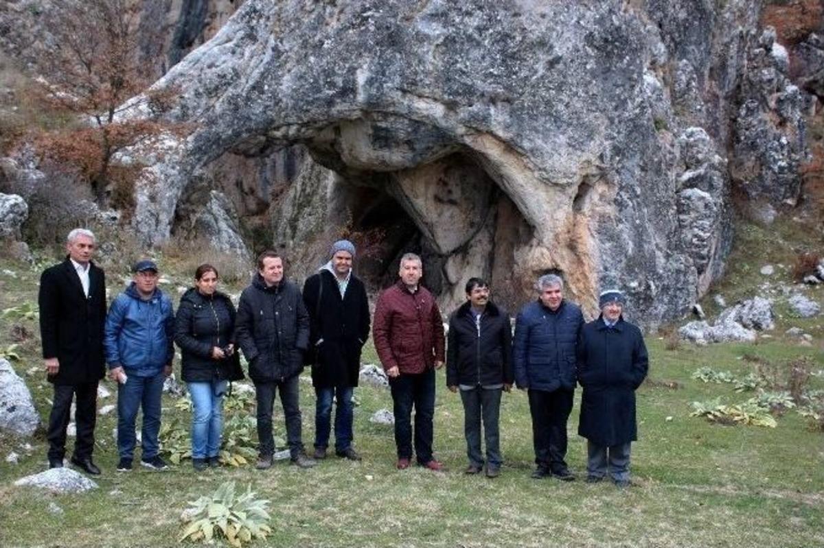 K&uuml;lt&uuml;r Bakanlığı Heyeti Sarıcakaya&rsquo;da