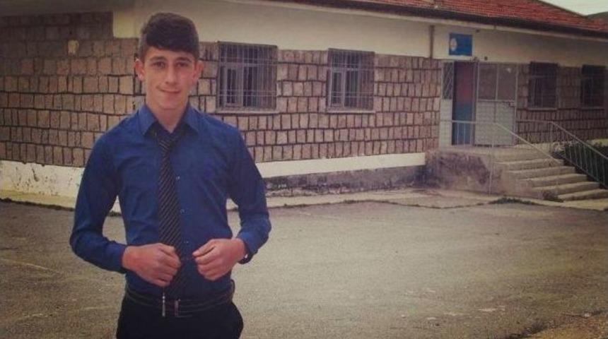 16 Yaşındaki Motosiklet S&uuml;r&uuml;c&uuml;s&uuml; Kazada &Ouml;ld&uuml;