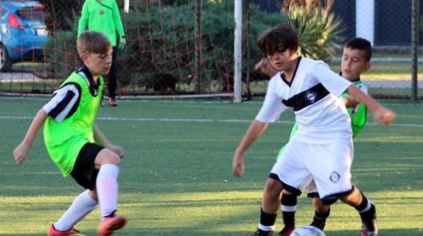 Altay'dan Rakiplerine Yakın Markaj