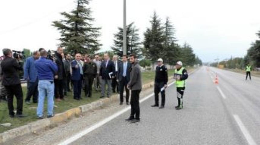 Vali G&uuml;naydın, Isparta-eğirdir Karayolunu İnceledi