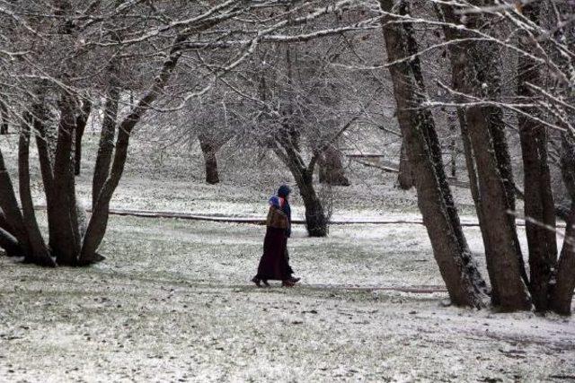 Gölcük Tabiat Parkı Beyaza Büründü