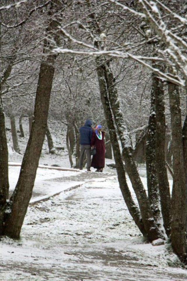 Gölcük Tabiat Parkı Beyaza Büründü