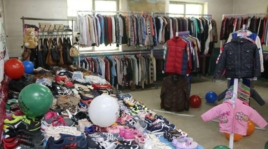 Hayırda Yarışıyor