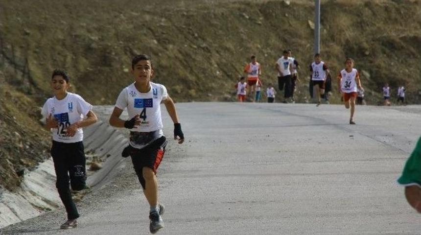 Hakkari&rsquo;de Kros Yarışması
