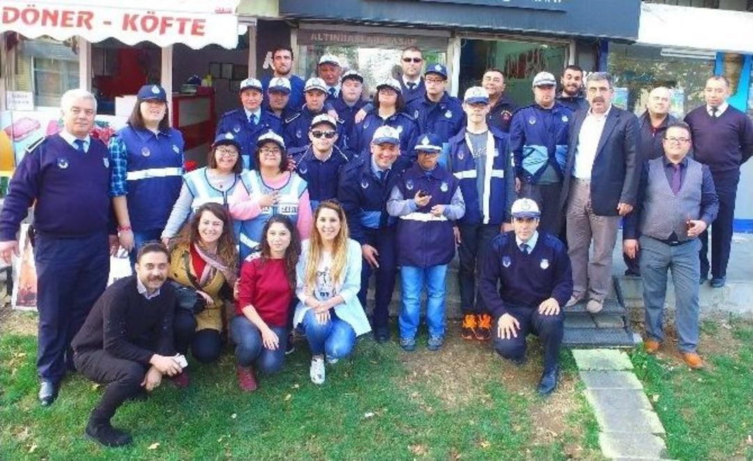 Denizli&rsquo;de Down Sendromlu &Ccedil;ocuklar İtfaiyeci Ve Zabıta Oldular