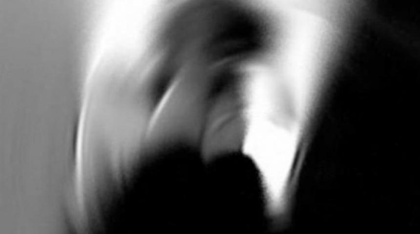 Taksim'de dehşet! Sokak ortasından kadının pantolonunu çıkarmaya çalıştı