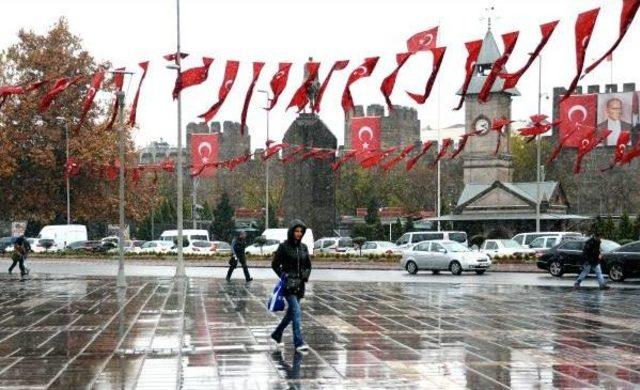 Kayseri Kent Merkezine Mevsimin Ilk Karı Yağdı 2