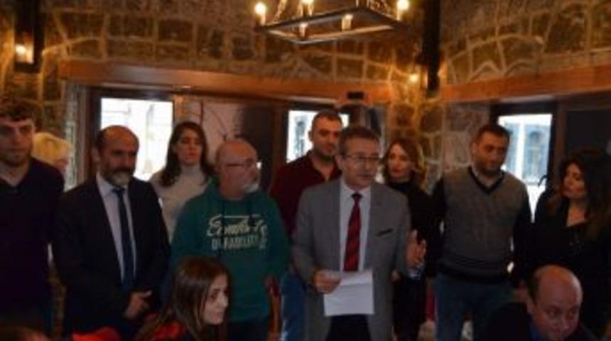 Gugulumdakiler Tiyatrosu Yeni Sezonda &ldquo;g&ouml;z&uuml;ne Girsin&rdquo; Oyunu İle Perdelerini A&ccedil;ıyor