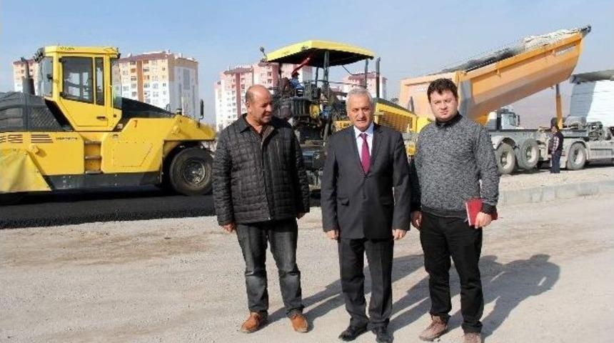 İncesu Belediyesi 3. Etap Toki - Semerkent Mahallesi Arasında Sıcak Asfalt &Ccedil;alışmalarına Devam Ediyor