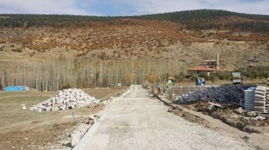 Develi&rsquo;de K&ouml;ylerde &Ccedil;alışmalar T&uuml;m Hızıyla Devam Ediyor