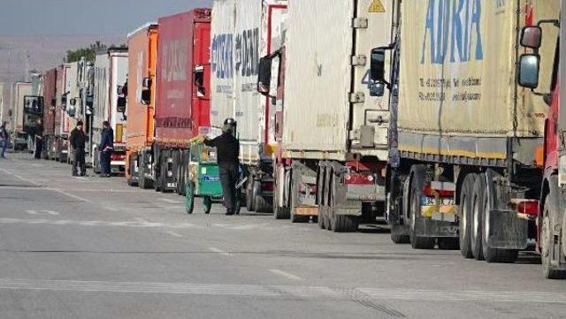 Kapıkule’De 6 Kilometre Tır Kuyruğu