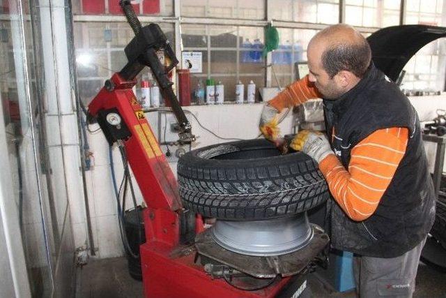 Kışlık Bakım Ve Kar Lastiği Sanayici Esnafını Sevindirdi 1