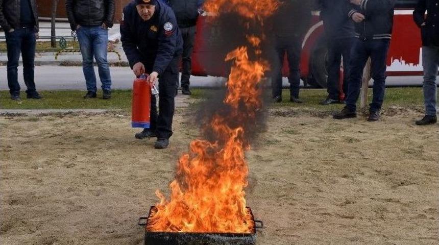 Tepebaşı Yangınla M&uuml;cadele Ekibi&rsquo;nin Yangın Tatbikatı