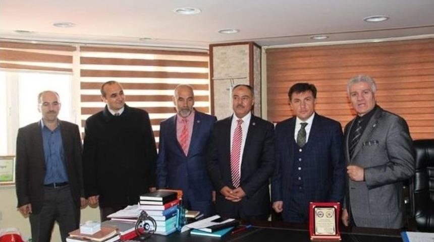 Diva-sen&rsquo;den Fuat Demir&rsquo;e Plaket