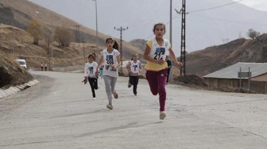 Hakkari'de Bayıltan Koşu