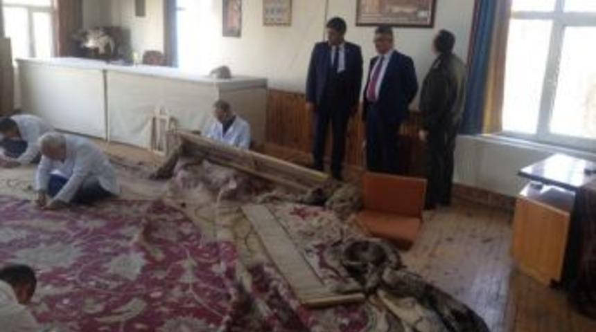 Vali Pekmez Halı Restorasyon At&ouml;lyelerini Ziyaret Etti