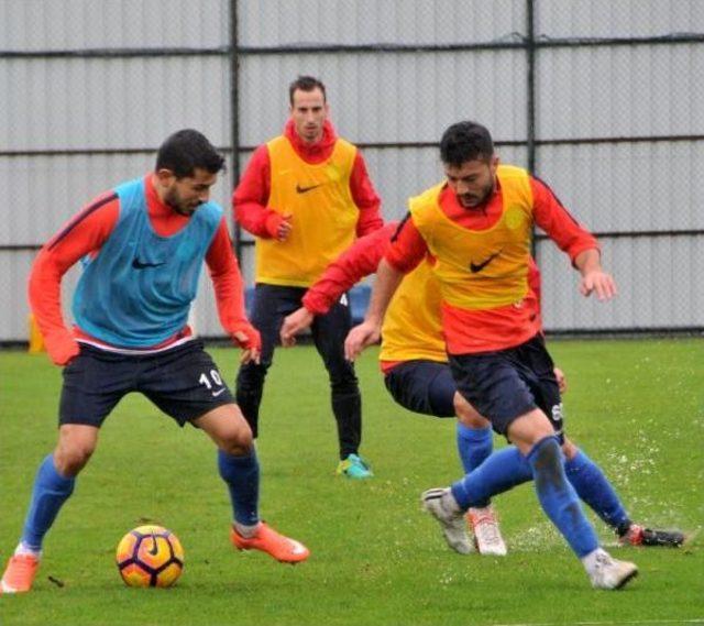 Çaykur Rizespor Teknik Direktörü Karaman: 