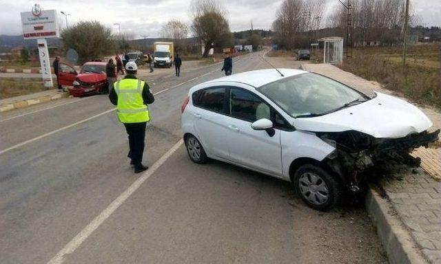 Kastamonu’da Otomobiller Çarpıştı: 5 Yaralı