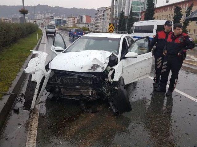 &Ccedil;aykur Rizesporlu Kweuke Trafik Kazası Ge&ccedil;irdi 3