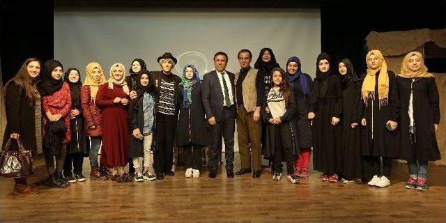 “seher’in Kadınları” Canik’te Sahnelendi 1