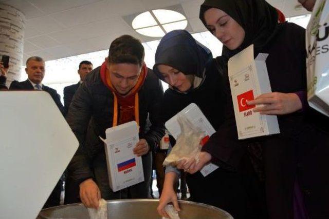 Karabük Üniversitesi'nde 'hoşgörü Ekmeği' Yapıldı