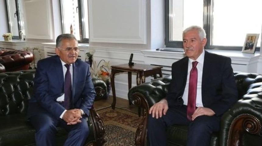 Kayseri İl Milli Eğitim M&uuml;d&uuml;r&uuml; Elmalı, Melikgazi Belediyesi&rsquo;ni Ziyaret Etti