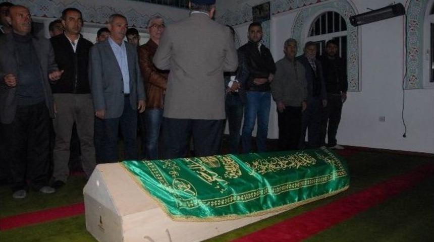 11 G&uuml;nl&uuml;k Yaşam Savaşını Kaybeden Habibe Toprağa Verildi
