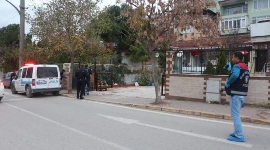 Cezaevi Firarisi, Ara&ccedil; Kiralama Firması Sahibini Bacağından Vurdu