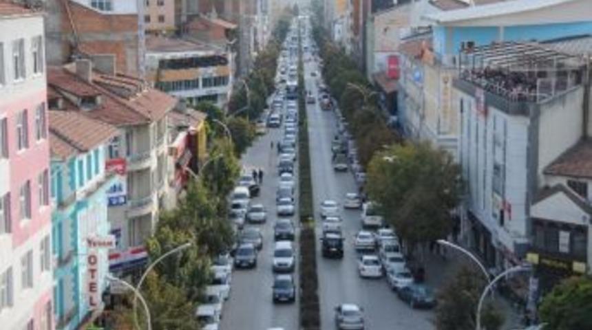 &Ccedil;orum&rsquo;da Gazi Ve İn&ouml;n&uuml; Caddelerine Ge&ccedil;ici Park Uygulaması Geliyor