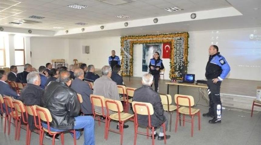 Eşme&rsquo;de Dolandırıcılara Karşı Vatandaş Bilgilendirdi