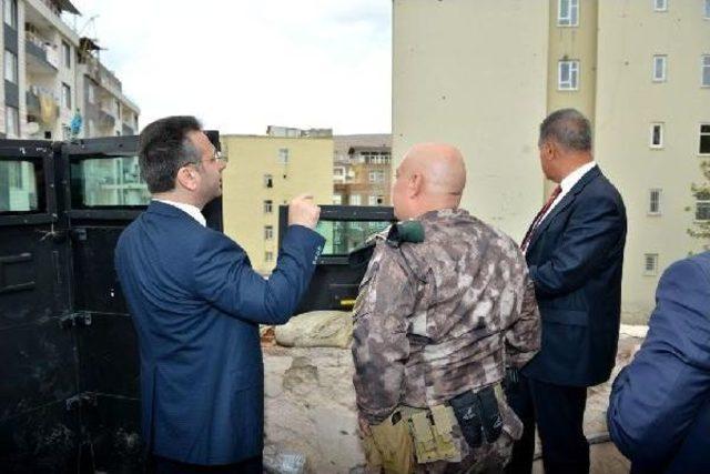 Diyarbakır Valisi Aksoy, Sur, Silvan Hani Il&ccedil;elerini Ziyaret Etti 1