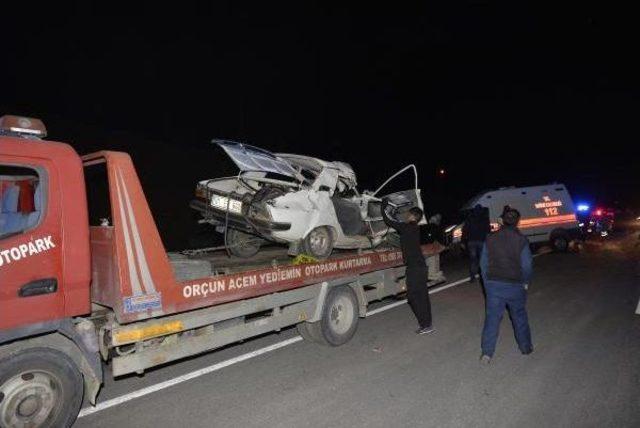 Kazadan Dönen Ambulans, Otomobille Çarpıştı: 3 Ölü 7 Yaralı