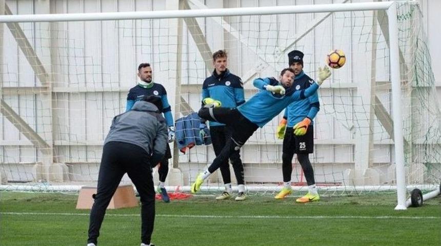 Konyaspor, Gaziantepspor Ma&ccedil;ı Hazırlıklarını S&uuml;rd&uuml;r&uuml;yor