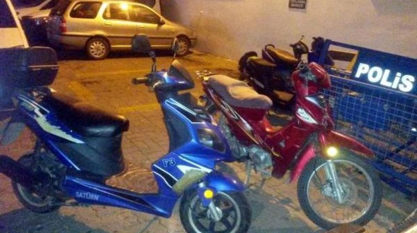 Motosiklet &Ccedil;alan 3 Kişi Yakalandı