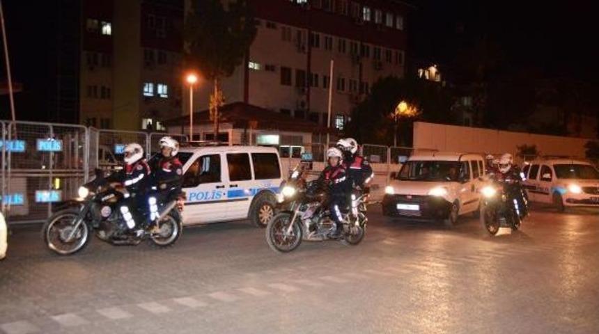 Adana'da Bar Ve Gece Kul&uuml;plerinde Asayiş Uygulaması