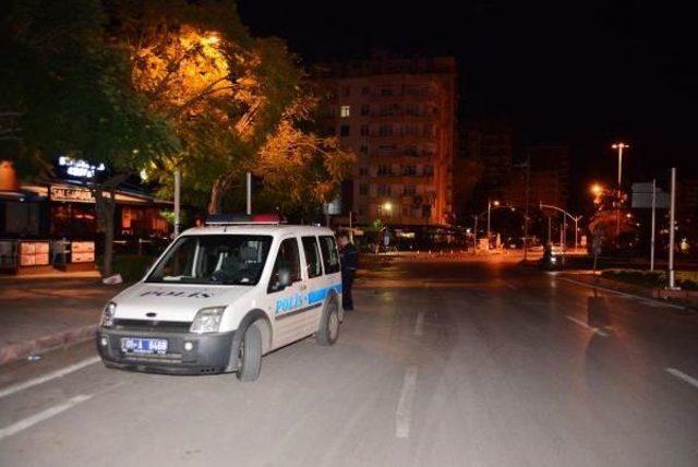 Motosikleti Devrilen Polis, Ağır Yaralandı