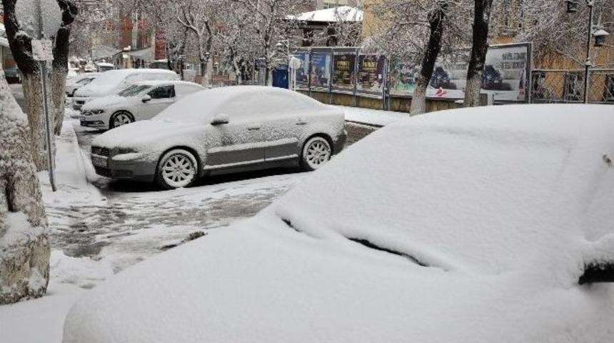 Kars&rsquo;ta Kar Yağışı