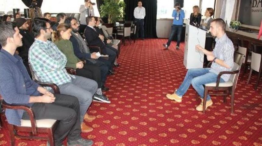 Türk İşaret Dili Akıllı Cihazlar Ile Herkese Ulaşacak