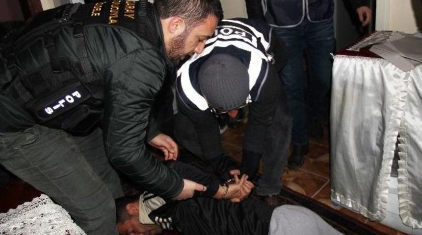 Aksaray&rsquo;da 250 Polisle Huzur Operasyonu: 15 G&ouml;zaltı