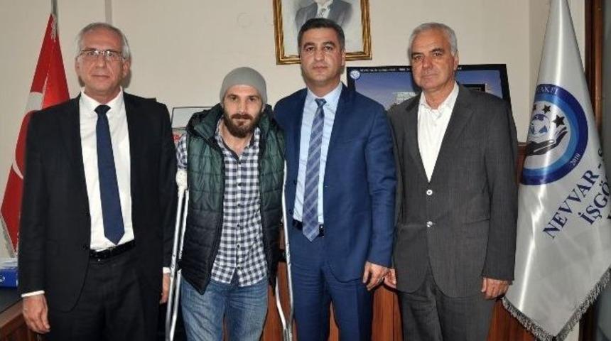 15 Temmuz Gazisinin Eğitim Masrafları Nevvar Salih İşg&ouml;ren Vakfı&rsquo;ndan